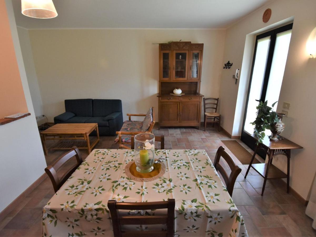 Apartment La Corte Bricca - Trilo B By Interhome Castana  外观 照片