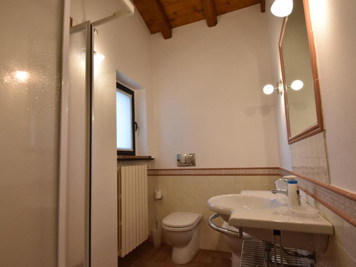 Apartment La Corte Bricca - Trilo B By Interhome Castana  外观 照片