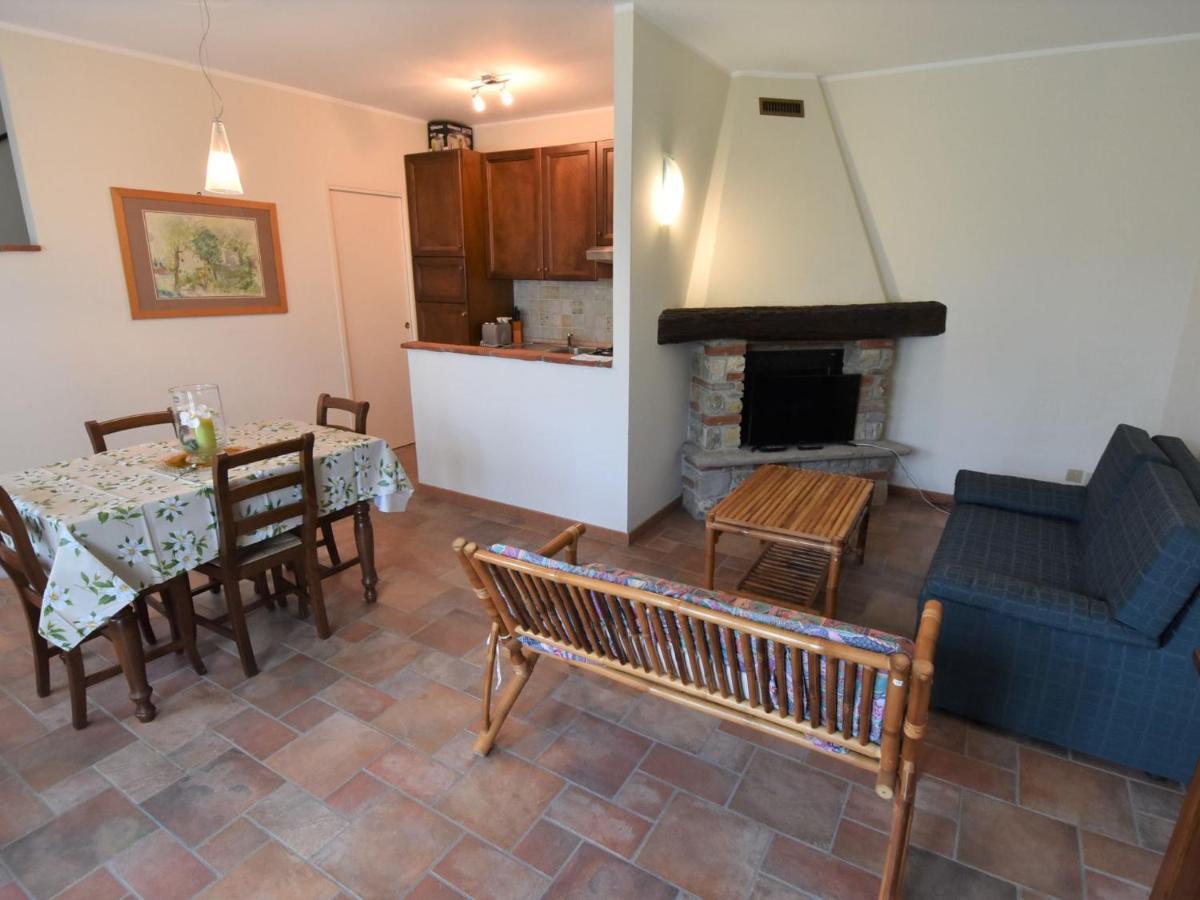 Apartment La Corte Bricca - Trilo B By Interhome Castana  外观 照片
